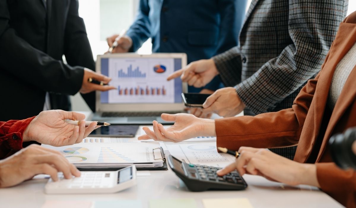 Benefits of Hiring a Social Media Management Company Over In-House Teams